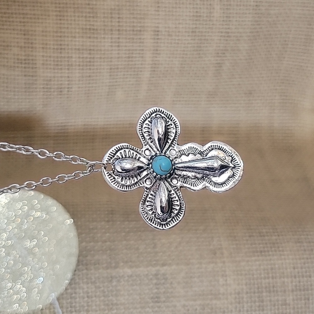 WESTERN CROSS PENDANT NECKLACE